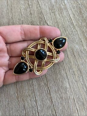 Brooch